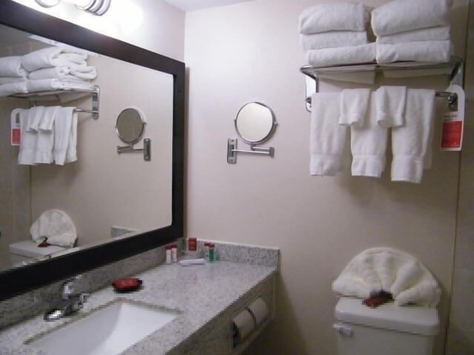 รามาดา บาย วินด์แฮม เอ็ดมันตัน เซาท์ Hotel เอดมันตัน ภายนอก รูปภาพ