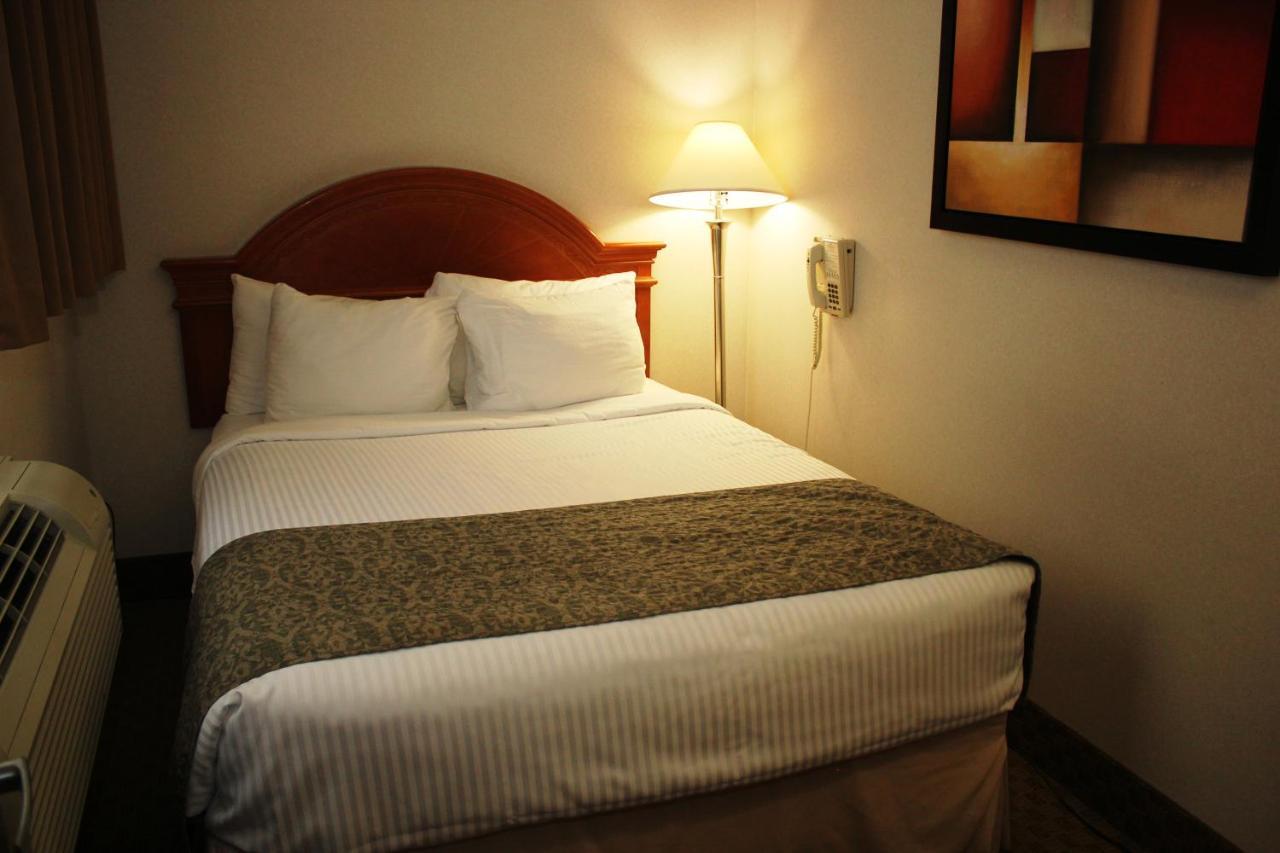 รามาดา บาย วินด์แฮม เอ็ดมันตัน เซาท์ Hotel เอดมันตัน ภายนอก รูปภาพ